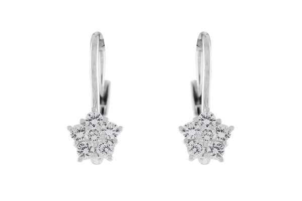 Les boucles d'oreilles diamant : éclat et élégance pour toutes les occasions